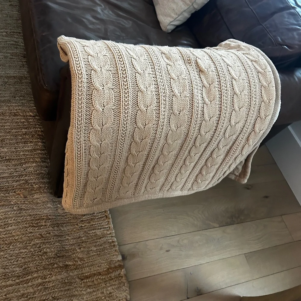 POTTERY BARN BROWN BEIGE CABLE KNIT THROW BANKET FAUX FUR SHERPA 52 x 47